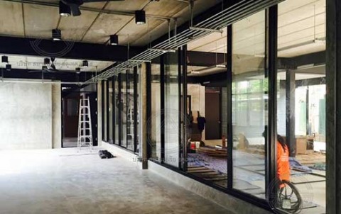 ติดตั้งประตูสูง